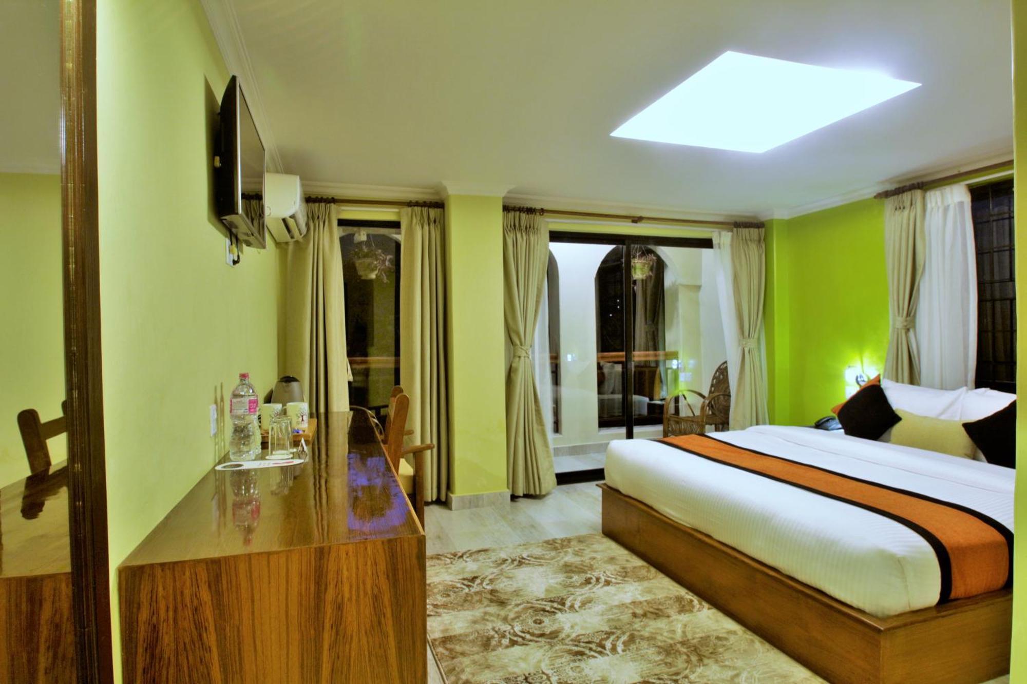 Hotel Raniban Arcade Pokhara Bagian luar foto