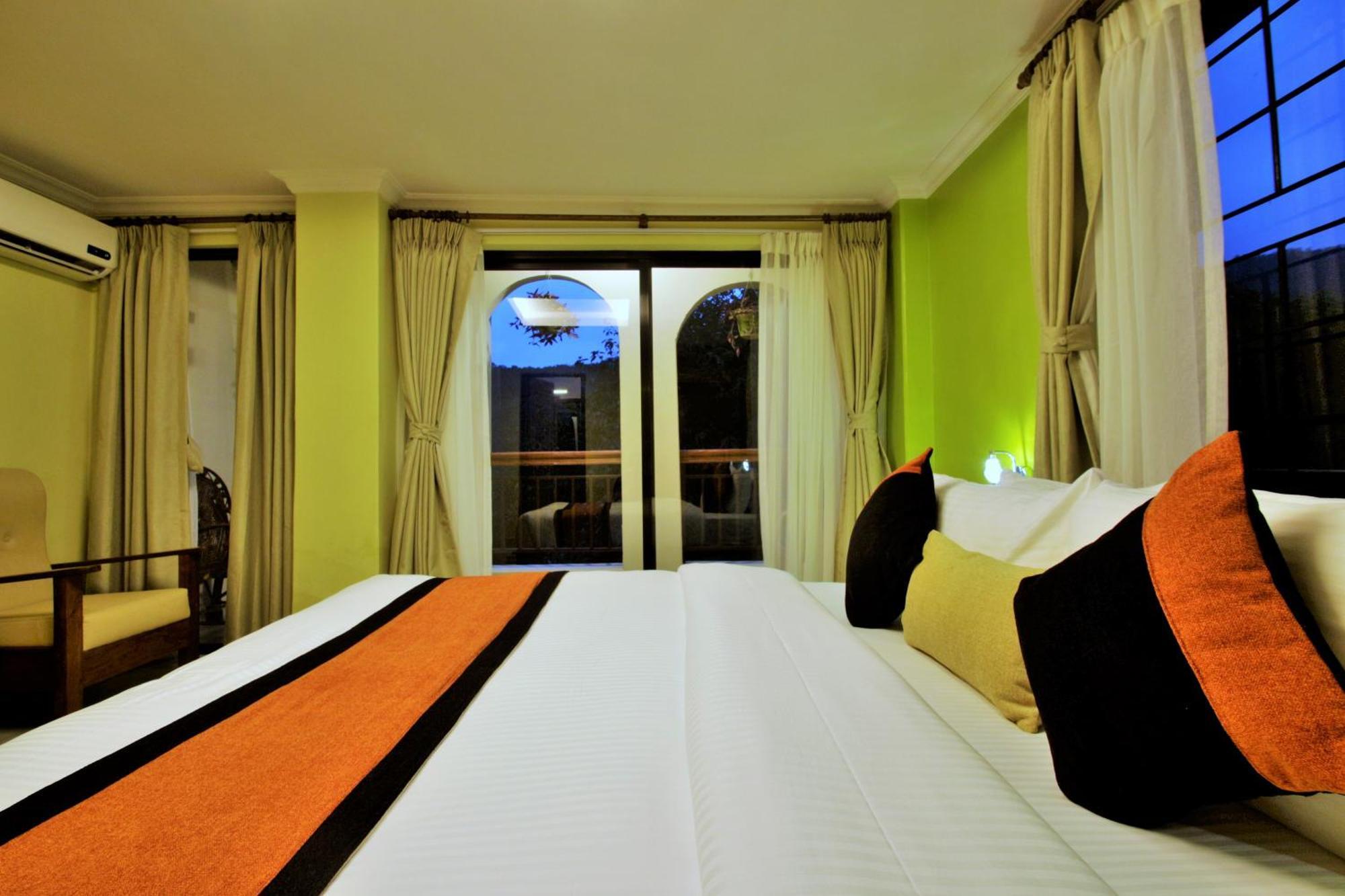 Hotel Raniban Arcade Pokhara Bagian luar foto