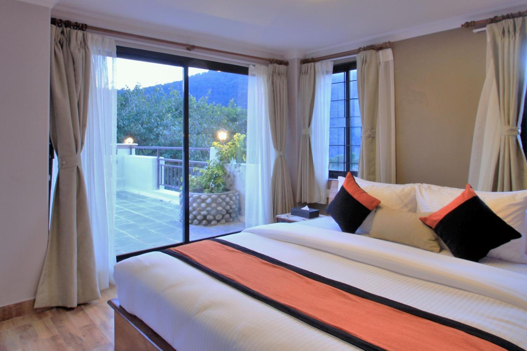 Hotel Raniban Arcade Pokhara Bagian luar foto