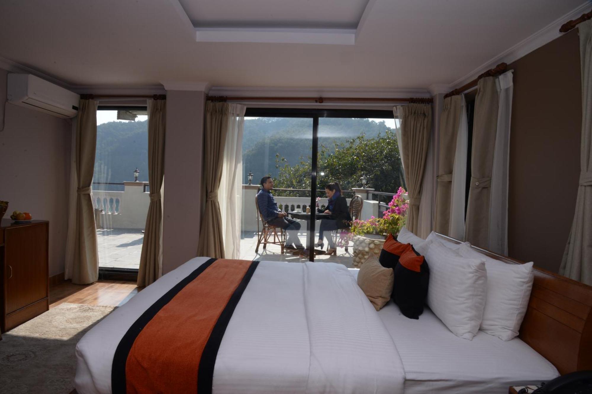 Hotel Raniban Arcade Pokhara Bagian luar foto