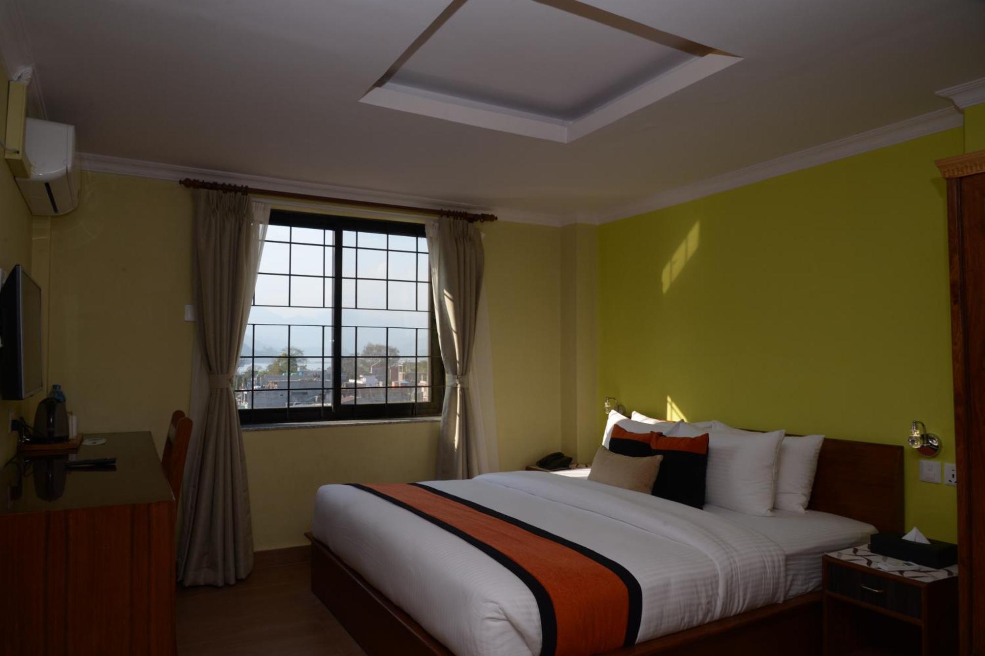 Hotel Raniban Arcade Pokhara Bagian luar foto
