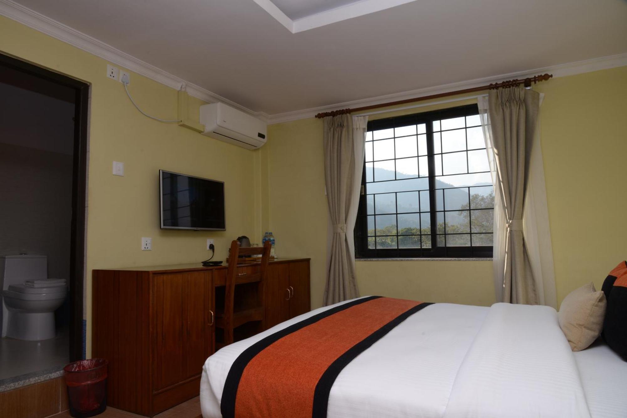 Hotel Raniban Arcade Pokhara Bagian luar foto