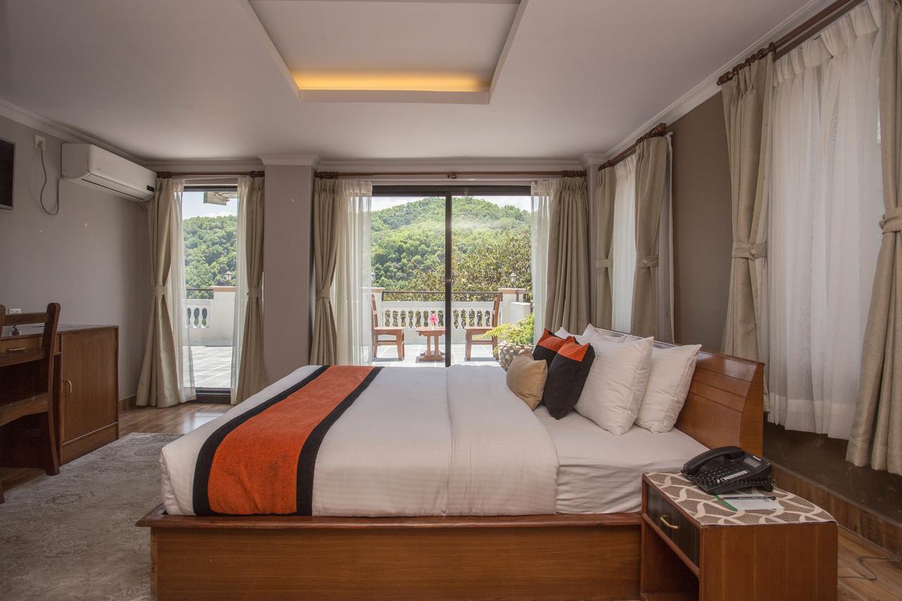 Hotel Raniban Arcade Pokhara Bagian luar foto