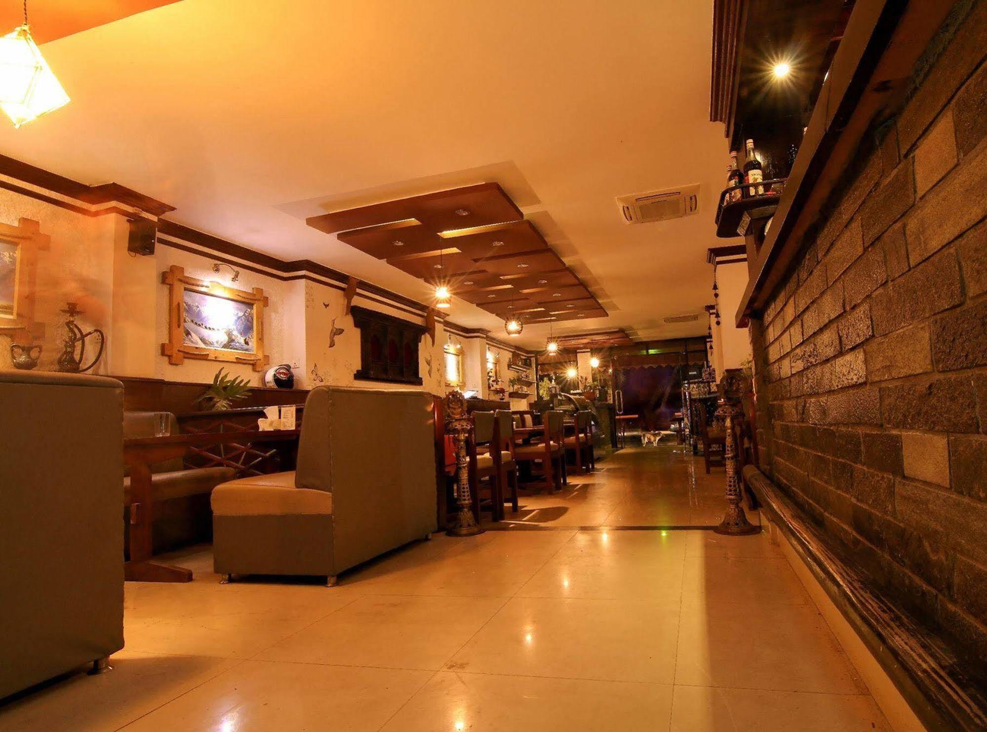Hotel Raniban Arcade Pokhara Bagian luar foto