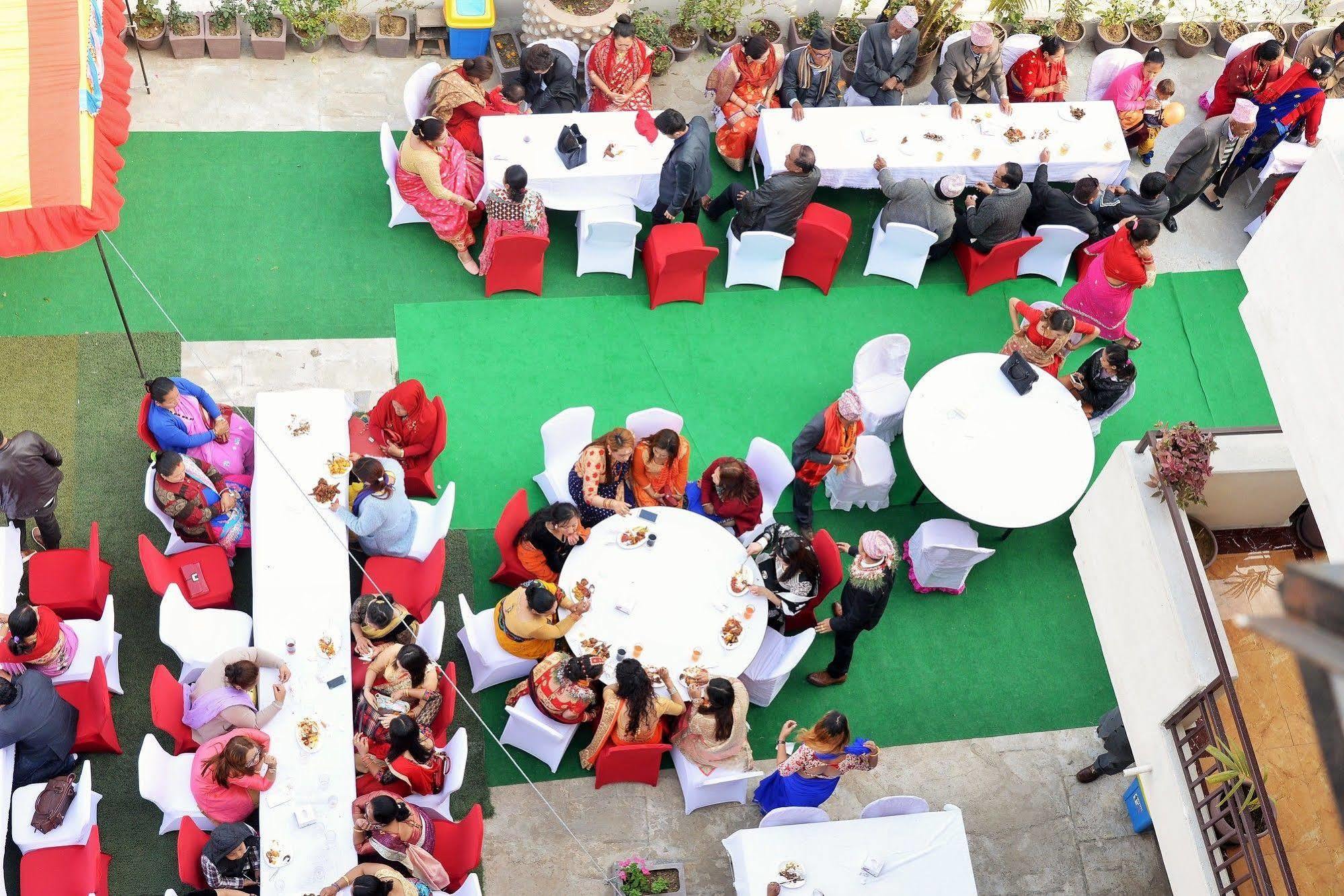 Hotel Raniban Arcade Pokhara Bagian luar foto