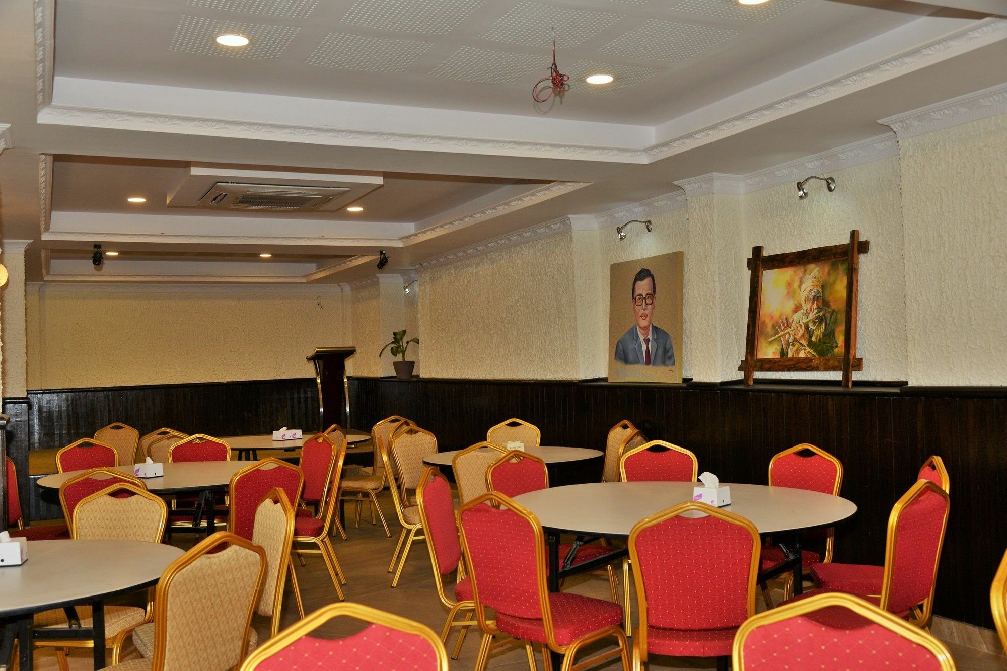 Hotel Raniban Arcade Pokhara Bagian luar foto