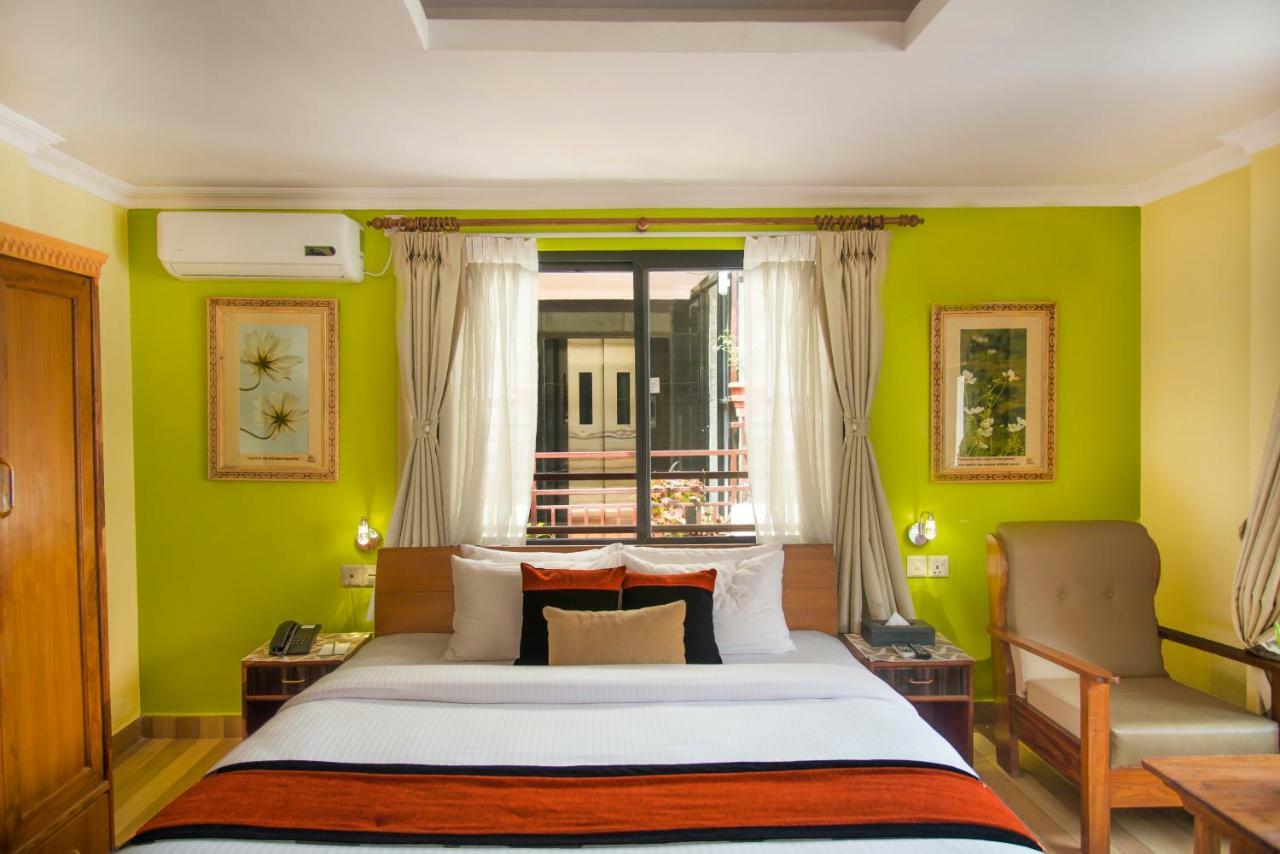 Hotel Raniban Arcade Pokhara Bagian luar foto