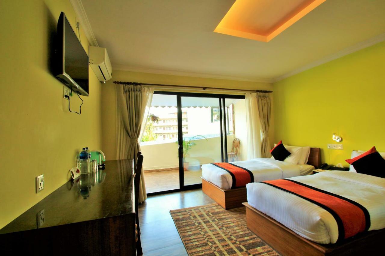 Hotel Raniban Arcade Pokhara Bagian luar foto