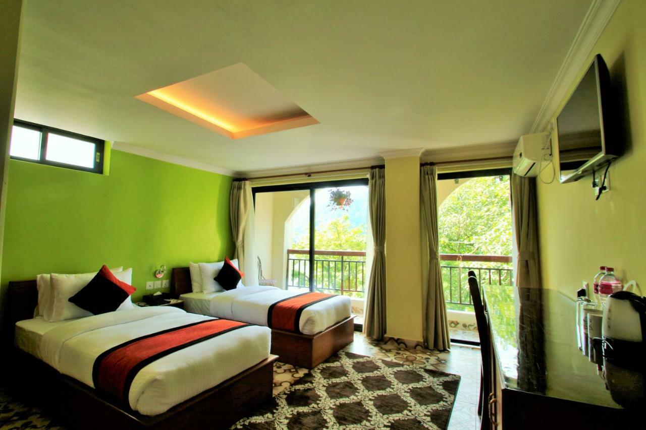 Hotel Raniban Arcade Pokhara Bagian luar foto