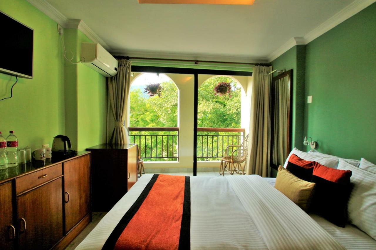Hotel Raniban Arcade Pokhara Bagian luar foto